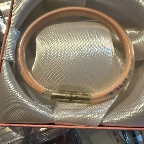 CHANEL Cream and Purple Bracelet with Metallic Clasp - Picture 6 of 8